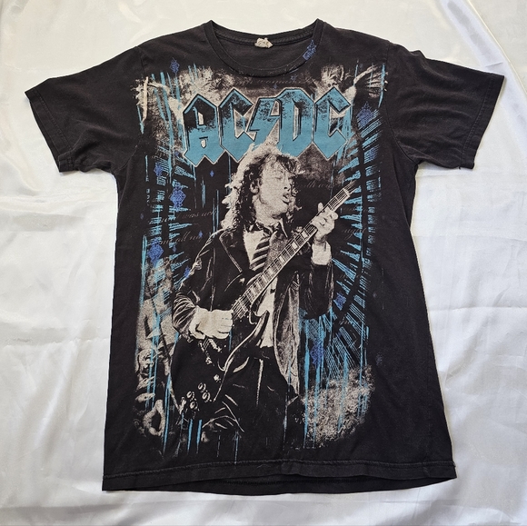 ACDC Vintage Tee 🖤 - Picture 4 of 6